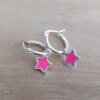 ARO DE ACERO BLANCO ARGOLLA 13 MM CON DIJE ESTRELLA ESMALTADA FUCSIA