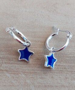 ARO DE ACERO BLANCO ARGOLLA 13 MM CON DIJE ESTRELLA ESMALTADA VIOLETA