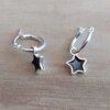 ARO DE ACERO BLANCO ARGOLLA 13 MM CON DIJE ESTRELLA ESMALTADA NEGRO