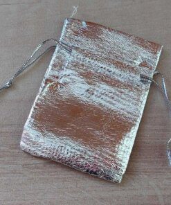 BOLSA DE TELA PLATEADA X 100 UNIDADES. MEDIDAS 5 X 7 CM
