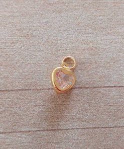 DIJE DE ACERO DORADO CORAZÓN 6 X 8 MM CON CUBIK BLANCO