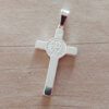 DIJE DE ACERO BLANCO CRUZ SAN BENITO. MEDIDA 19 X 32 MM