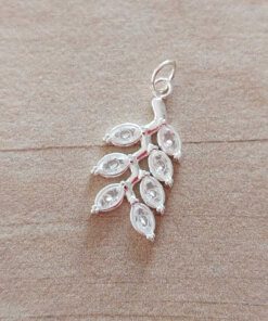DIJE DE ACERO BLANCO RAMA CON CUBIK BLANCO. MEDIDAS 12 X 25 MM