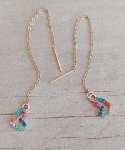 ARO DE ACERO DORADO ALFILER PASANTE CON CADENA Y CORAZÓN CON STRASS MULTICOLOR