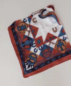 PAÑUELO VISCOSA ESTAMPADO CON FIGURAS GEOMETRICAS TERRACOTA Y MARFIL 50 X 50 CM