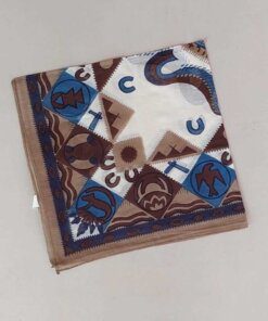 PAÑUELO VISCOSA ESTAMPADO CON FIGURAS GEOMETRICAS BEIGE Y MARFIL 50 X 50 CM