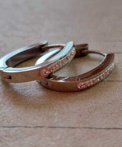 ARO DE ACERO ARGOLLA PLANA OVALADA CON BISAGRA Y CON STRASS BLANCO. 3 X 17 X 22 MM