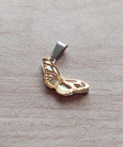 DIJE DE ACERO MARIPOSA CON ALA DE ACERO DORADO. MEDIDAS 13 X 22 MM
