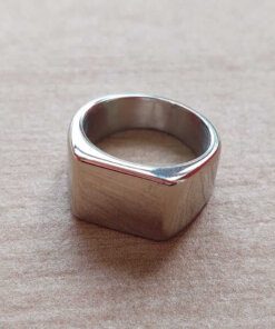 ANILLO DE ACERO SELLO RECTANGULAR. (12 X 15 MM)