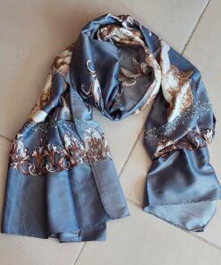 PASHMINA RASADA GRIS CON DIBUJOS BEIGE . 85 X 180 CM.