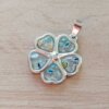 DIJE DE ACERO FLOR 5 CORAZONES DE MURANO TRANSPARENTE. 27 MM