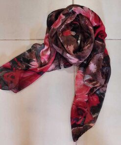 PASHMINA ESTAMPADA, FONDO MARRON CON FLORES. MEDIDAS: 80 X 180 CM.