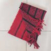 BUFANDA BUCLE CON BORDES DESFLECADOS COLOR BORDO CON NEGRO. MEDIDAS APROX. 65 X 200 CM