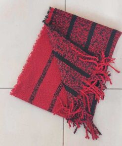BUFANDA BUCLE CON BORDES DESFLECADOS COLOR BORDO CON NEGRO. MEDIDAS APROX. 65 X 200 CM