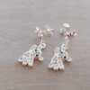 ARO DE ACERO BLANCO ESTRELLA C/STRASS Y OSO C/STRASS COLGANTE. LARGO TOTAL 25 MM