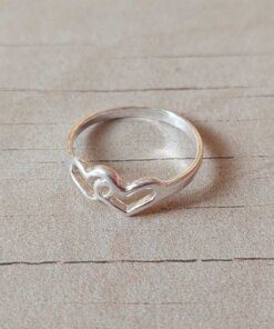 ANILLO DE PLATA CORAZONES ENTRELAZADOS. MEDIDA N°15. PESO APROX 1.26 GRS.