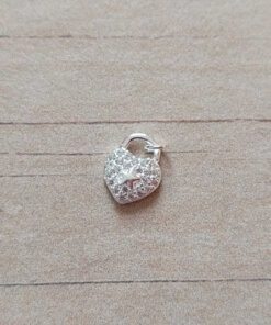DIJE DE ACERO BLANCO CORAZÓN CANDADO CON STRASS BLANCO. MICROPAVE. MEDIDAS APROX 8 X 10 MM