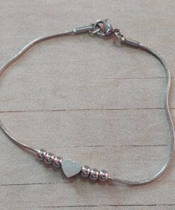 PULSERA DE ACERO COLA DE RATON CON BOLITAS Y CORAZÓN PASANTE. LARGO 19