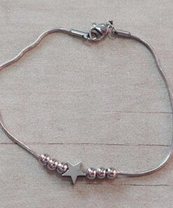 PULSERA DE ACERO COLA DE RATON CON BOLITAS Y ESTRELLA PASANTE. LARGO 19 .