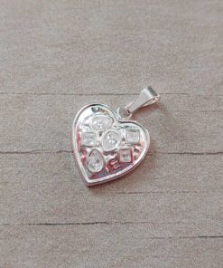 DIJE DE ACERO BLANCO CORAZÓN CON STRASS BLANCO. MEDIDAS 15 X 17MM.
