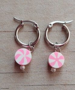 ARO DE ACERO ARGOLLA 14 MM CON DIJE ROSA Y BLANCO COLGANTE.