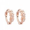 ARO PLATA BAÑADA EN ORO ROSÉ HUGGIES 12 MM FLORES C/ZIRCONES. PESO APROX 1.53 GR.