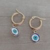 ARO DE ACERO DORADO ARGOLLA 15 MM CON DIJE OJO TURCO ESMALTADO EN AZUL, BLANCO Y CELESTE