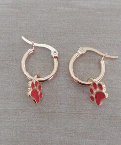 ARO DE ACERO DORADO ARGOLLA 15 MM CON DIJE HUELLITA ESMALTADA EN ROJO