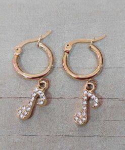ARO DE ACERO DORADO ARGOLLA 14 MM CON NOTA MUSICAL C/STRASS BLANCO