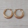 ARO DE ACERO DORADO ARGOLLA CHATA TRABAJADA. DIÁMETRO 18 MM