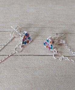 ARO DE ACERO BLANCO CORAZÓN PASANTE CON STRASS MULTICOLOR Y CADENA COLGANTE UNIDA A FRU FRU