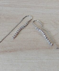 ARO DE ACERO ALFILER PASANTE CON CADENA Y TIRA DE STRASS BLANCO. LARGO TOTAL 65 MM