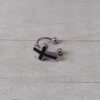 PIERCING ACERO BULL 1.2 X 12 X 3/3 MM CON CRUZ ESMALTADA NEGRA