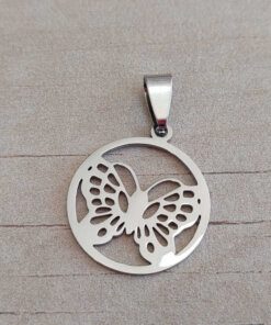DIJE DE ACERO REDONDO 22 MM CALADO CON MARIPOSA.