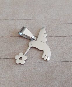 DIJE DE ACERO COLIBRÍ CON FLOR 20 MM X 25 MM