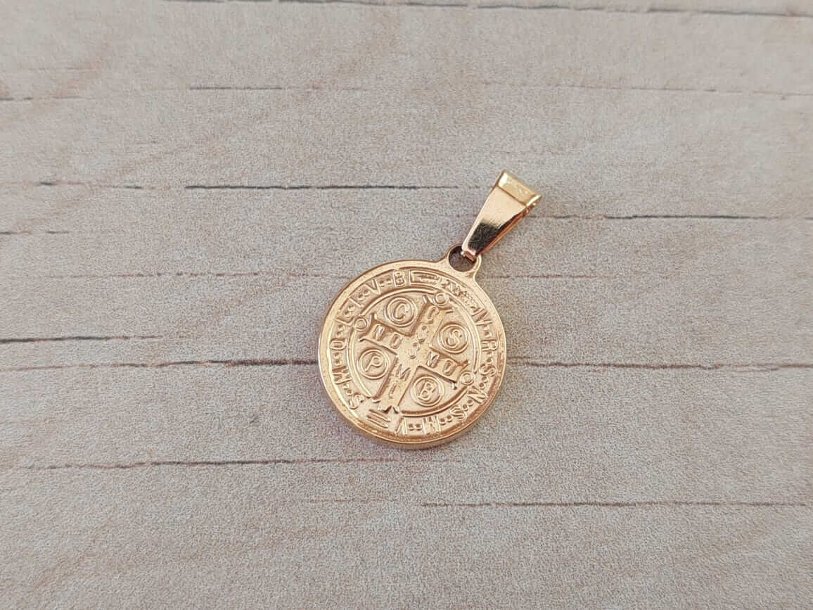 DIJE DE ACERO DORADO MEDALLA DE SAN BENITO. DIÁMETRO 25 MM - Imagen 2