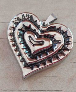 DIJE DE ACERO CORAZON HUECO. MEDIDA 42 X 43 MM.