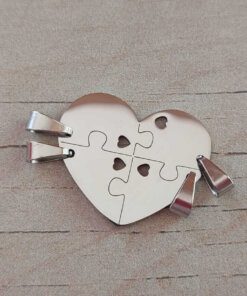 DIJE DE ACERO CORAZÓN PARA PARTIR X 4 CON CORAZONES CALADOS. 27 X 25 MM