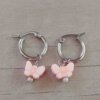 ARO DE ACERO ARGOLLA 14 MM CON DIJE MARIPOSA ROSA COLGANTE