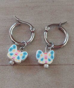ARO DE ACERO ARGOLLA 14 MM CON DIJE MARIPOSA BLANCO COLGANTE