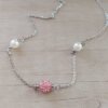 COLGANTE DE ACERO ESLABÓN ESPEJITO CON BOLA DE FUEGO ROSA Y PERLAS. LARGO 48 CM