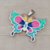 DIJE DE ACERO MARIPOSA ESMALTADA MULTICOLOR. 45 X 31 MM