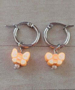 ARO DE ACERO ARGOLLA 14 MM CON DIJE MARIPOSA NARANJA COLGANTE
