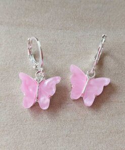 ARO DE ACERO BLANCO BRISURA CON MARIPOSA ACRÍLICO FUCSIA.