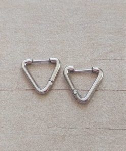ARO DE ACERO ARGOLLA FORMA DE TRIANGULO 1.5 CON BISAGRA 15 MM