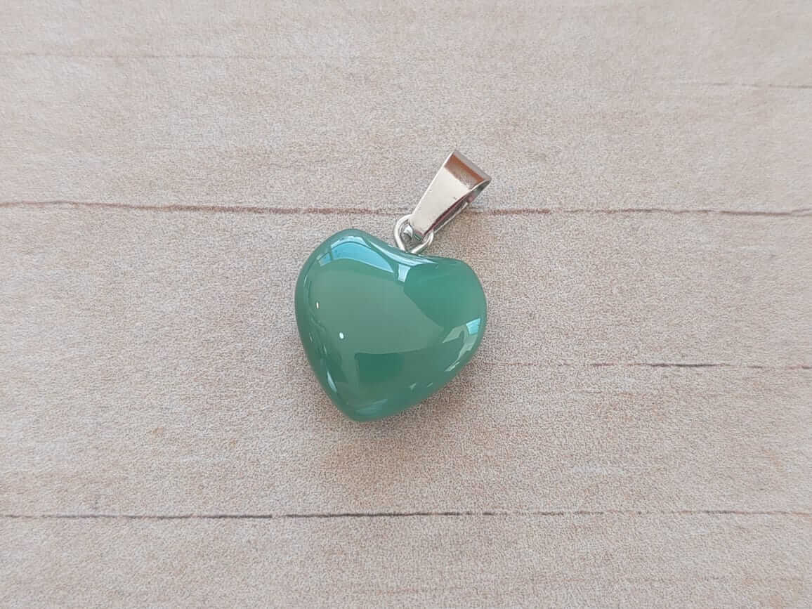 DIJE DE ACERO CUARZO VERDE EN FORMA DE CORAZÓN. 15 MM