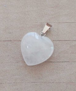 DIJE DE ACERO PIEDRA CUARZO BLANCO EN FORMA DE CORAZÓN. 20 MM