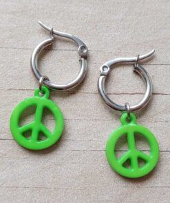 ARO DE ACERO ARGOLLA 14 MM CON DIJE SÍMBOLO DE LA PAZ COLGANTE VERDE