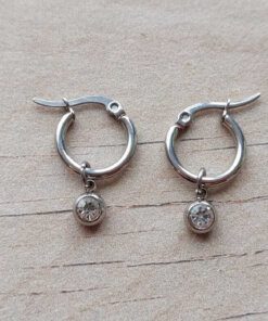 ARO DE ACERO ARGOLLA 15 MM CON SUSANITO COLGANTE BLANCO