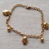 PULSERA DE ACERO DORADO ESLABÓN TIFFANY CON ÁNGELES Y BOLITAS COLGANTES. LARGO 19,5 CM